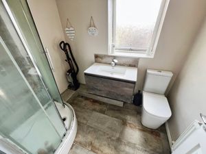 En-suite- click for photo gallery